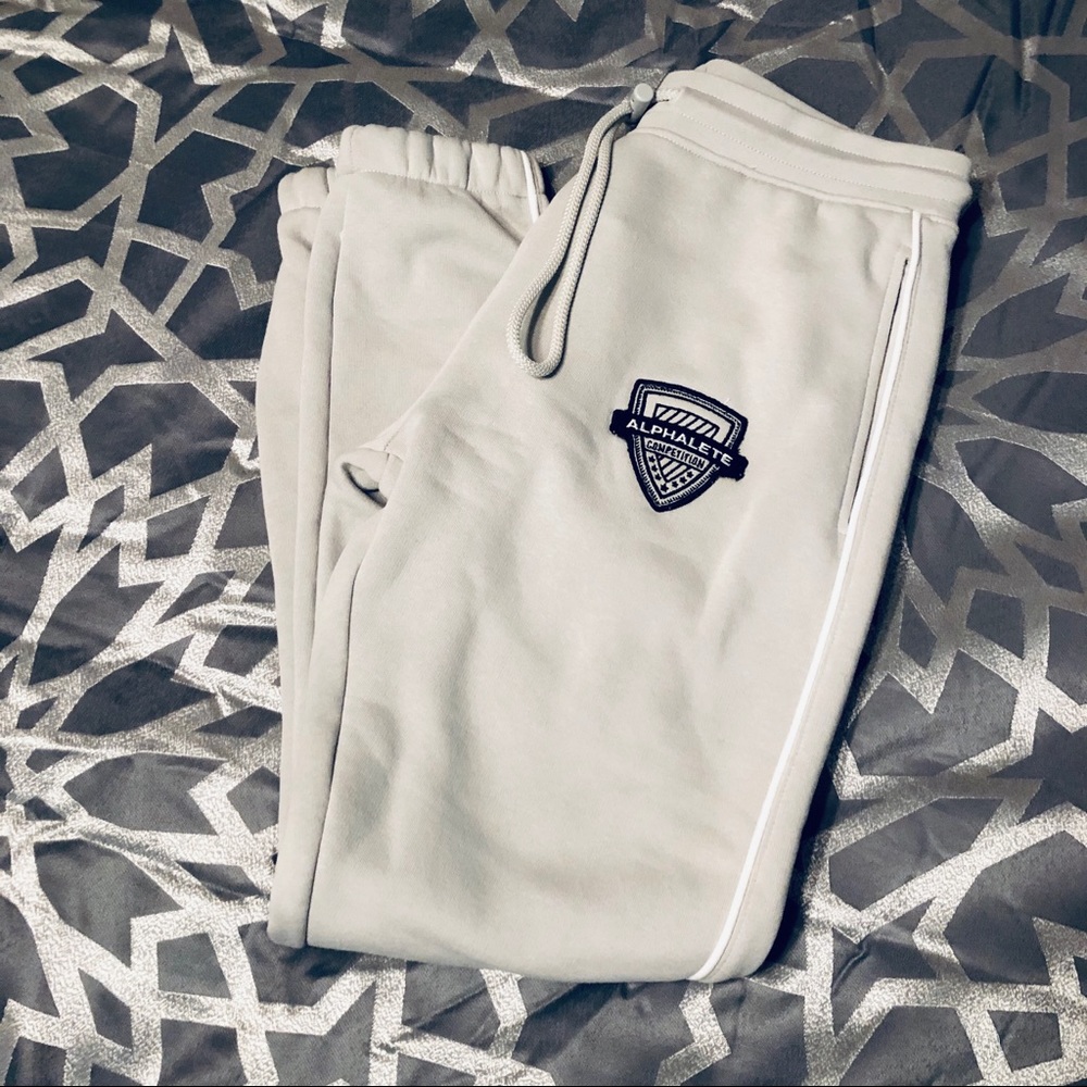 NWT | Alphalete  | Varsity Joggers | Medium